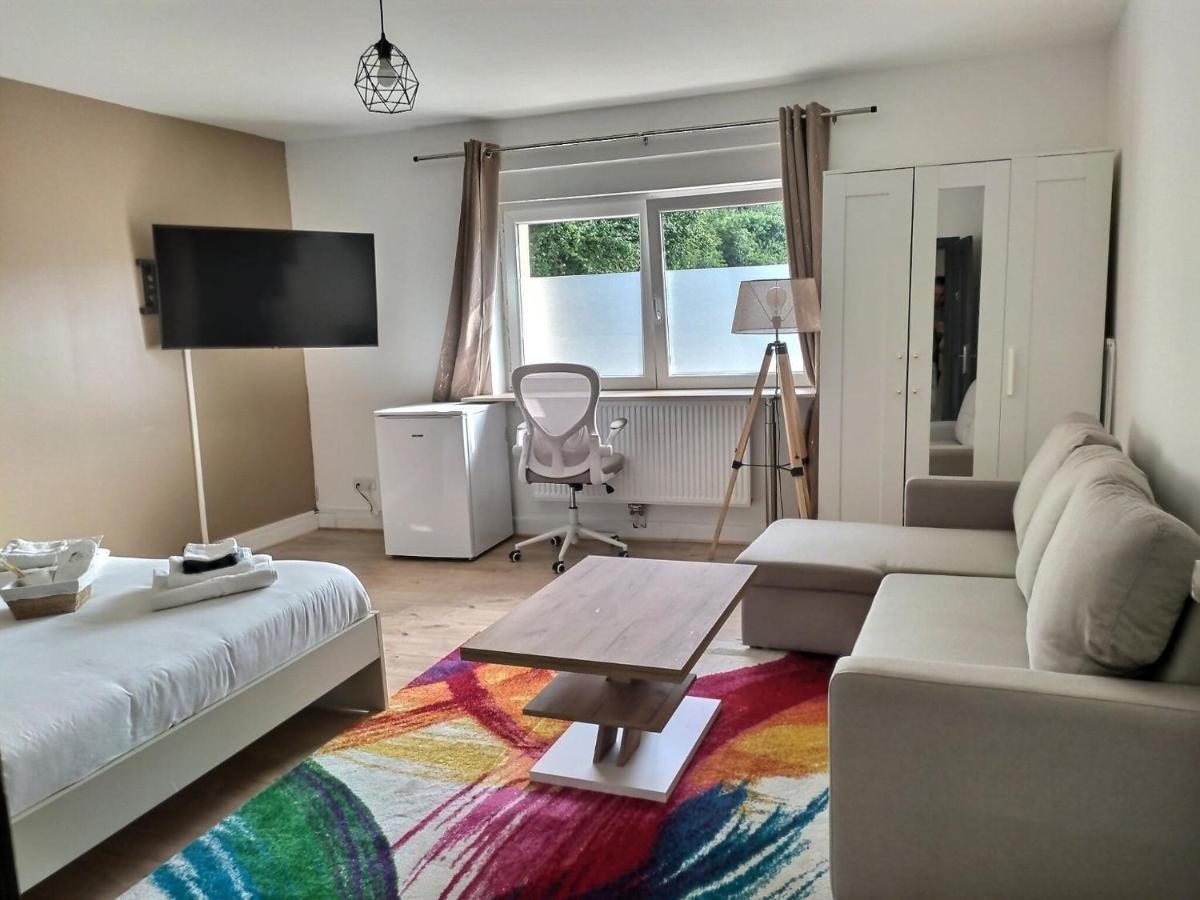 Woippy Chambre Privee 23M - Canape Lit - Wifi - Appart 120M المظهر الخارجي الصورة